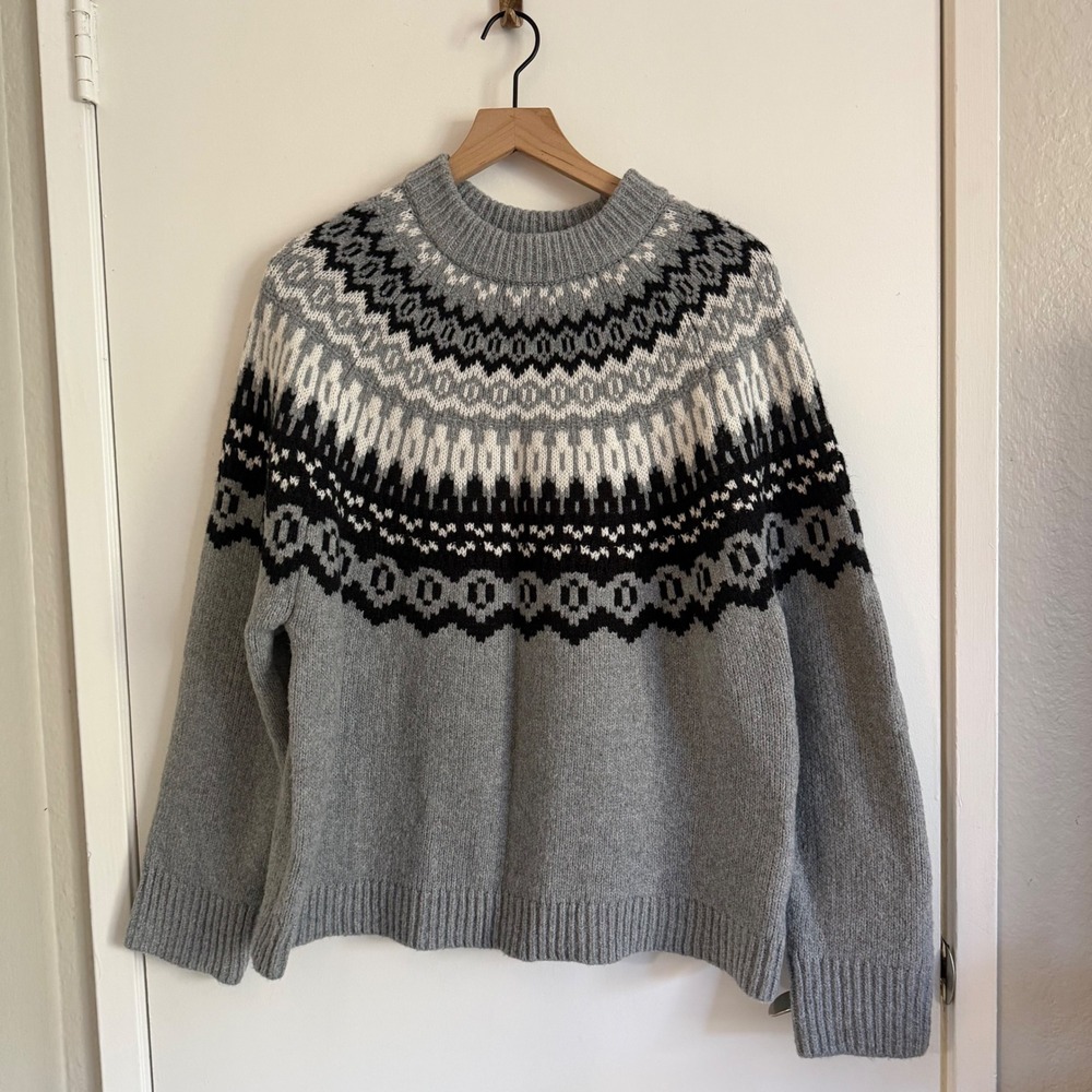 Universal Thread Gray and Black Patterned Sweater Hygge Cozy Fall Winter